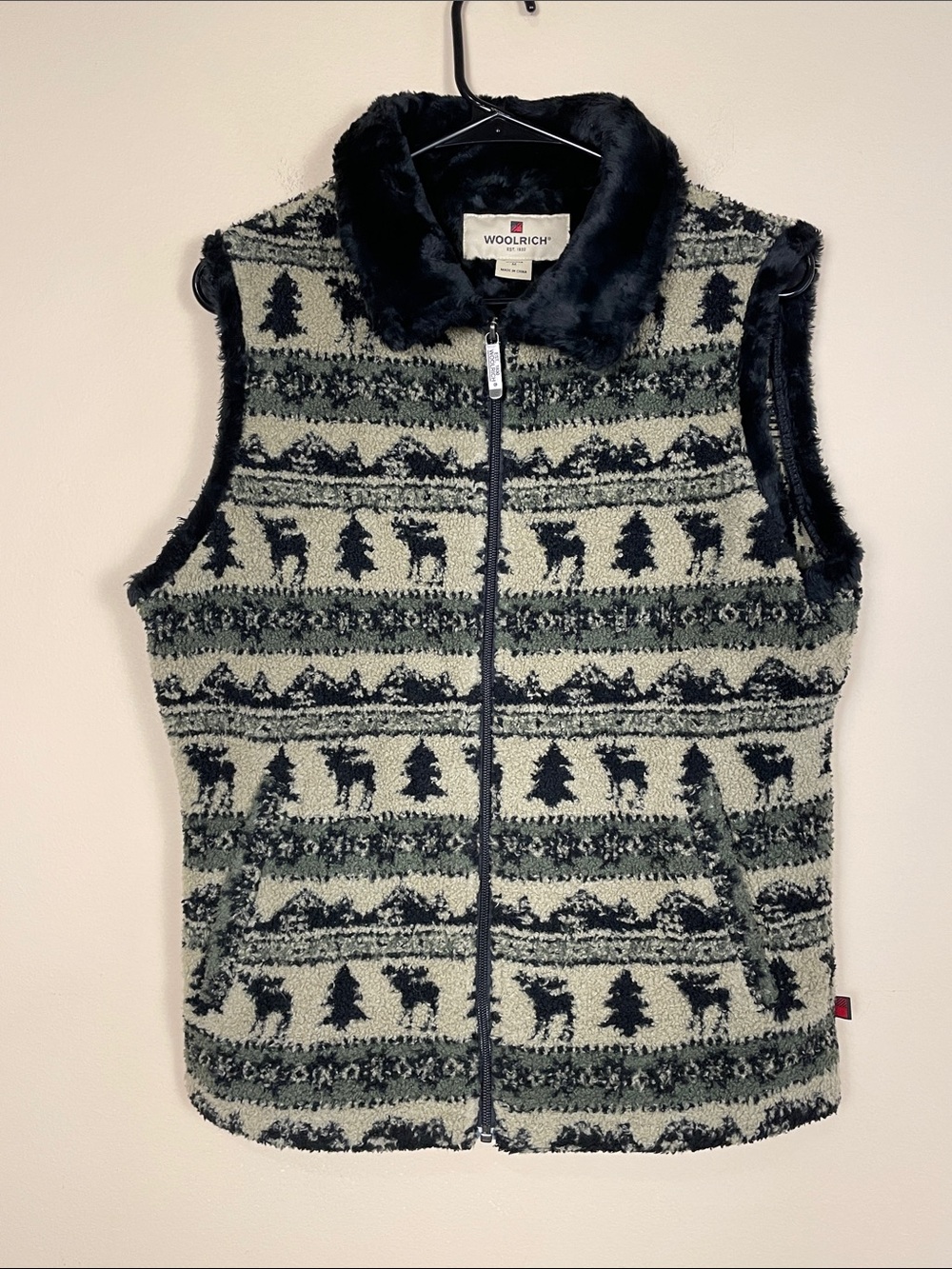 Woolrich Women’s Sherpa Faux Fur Moose Stripe Green Black Tan Zip-Up Vest